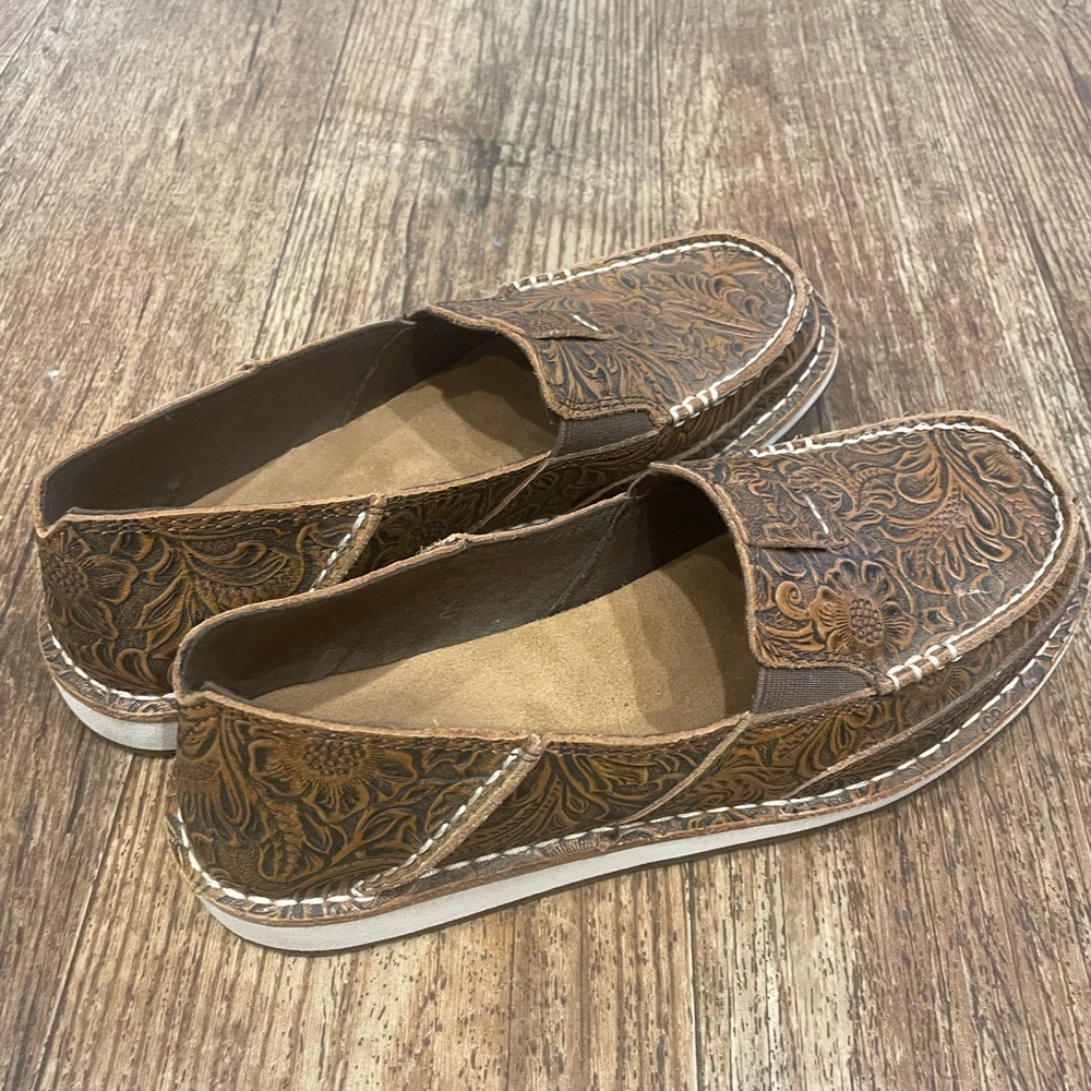 Ariat slip on leather shoes. Size 8